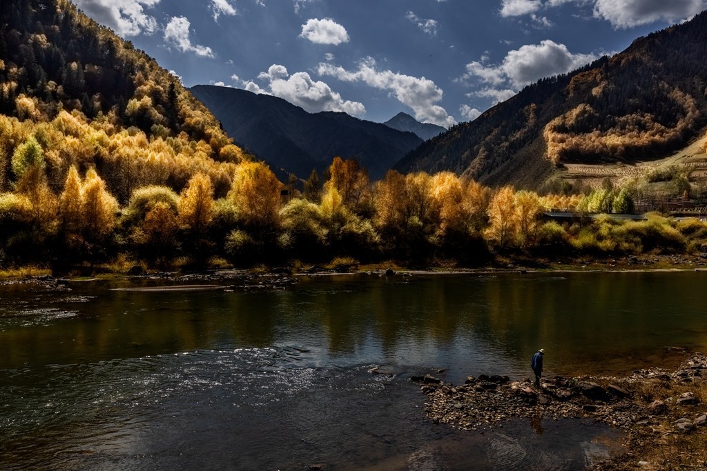 行走在如画的秋里