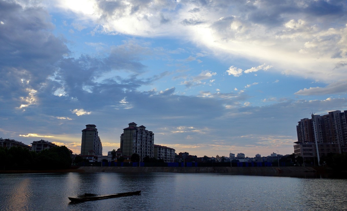 鄱 阳 韭 菜 湖 晨 曦