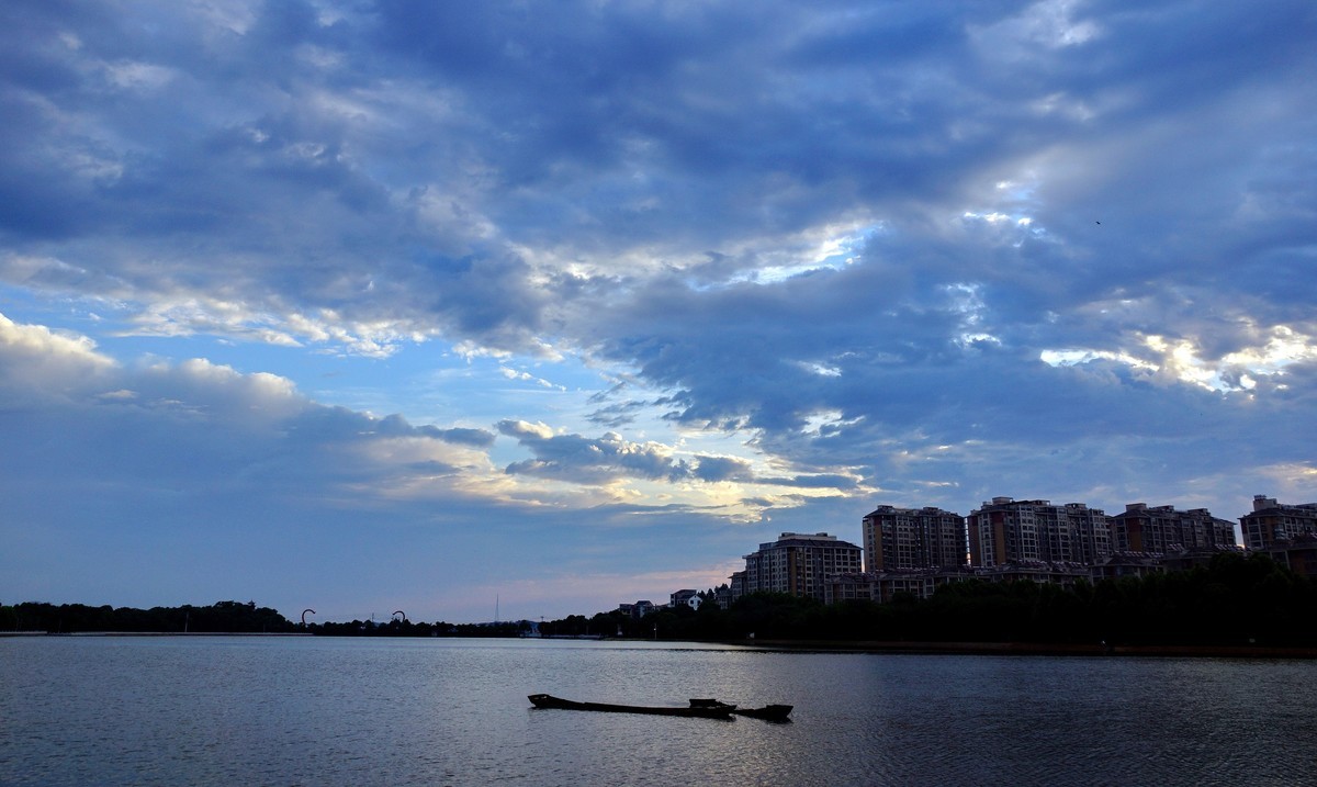 鄱 阳 韭 菜 湖 晨 曦