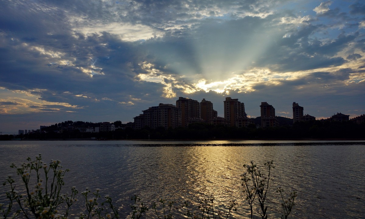 鄱 阳 韭 菜 湖 晨 曦