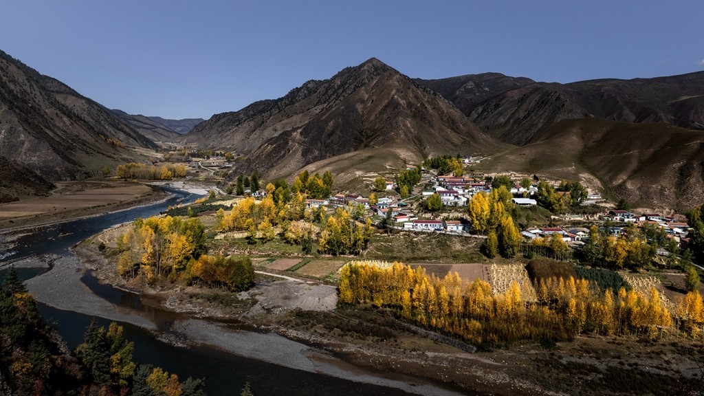 行走在如画的秋里