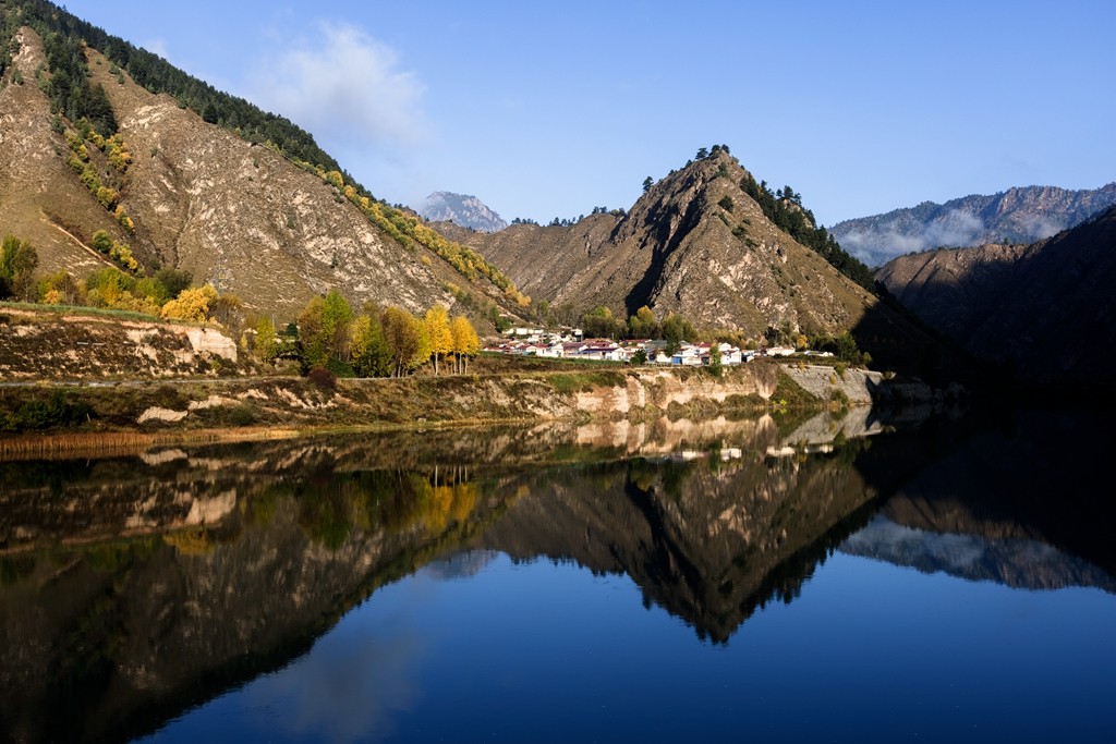 行走在如画的秋里