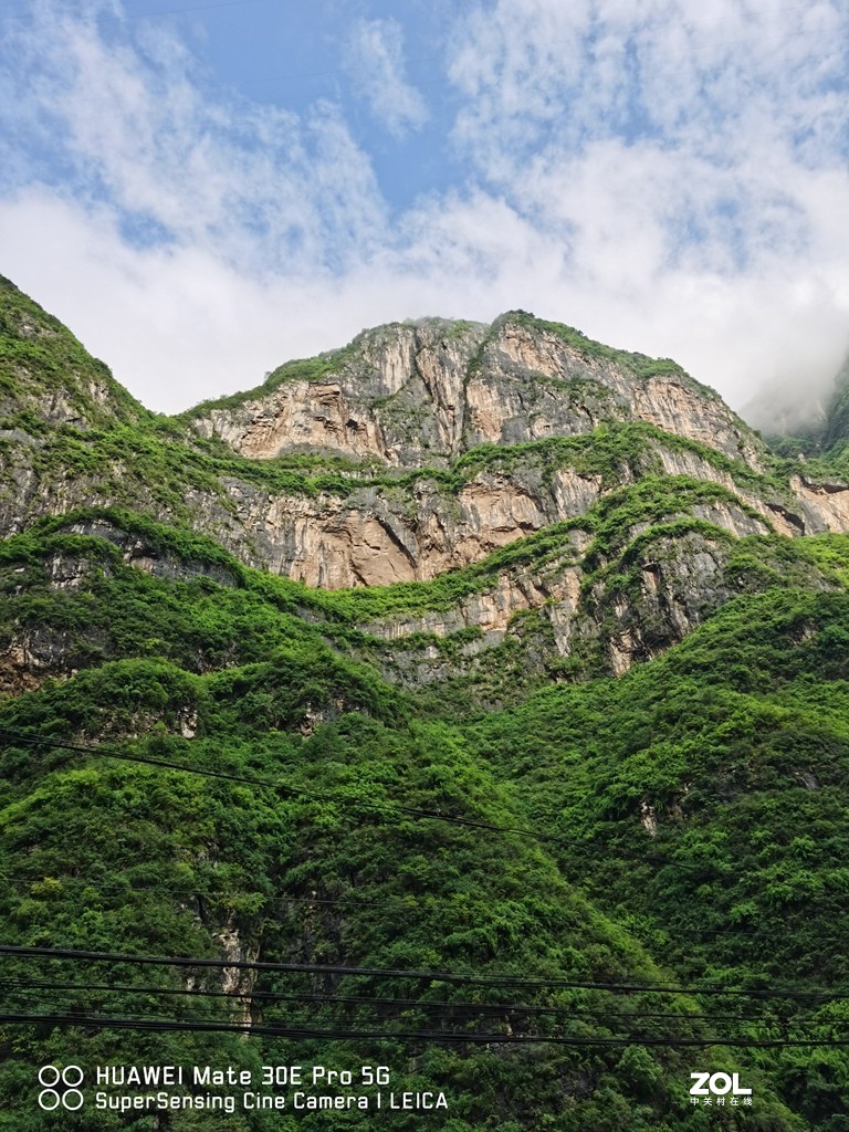 重庆巫溪县境内一路风光————向逍遥版主问好！
