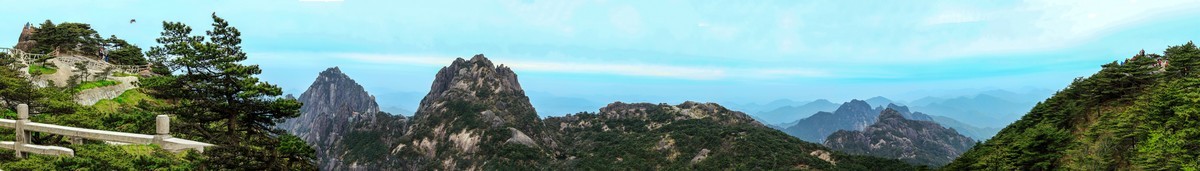 在光明顶观-天都峰，莲花峰