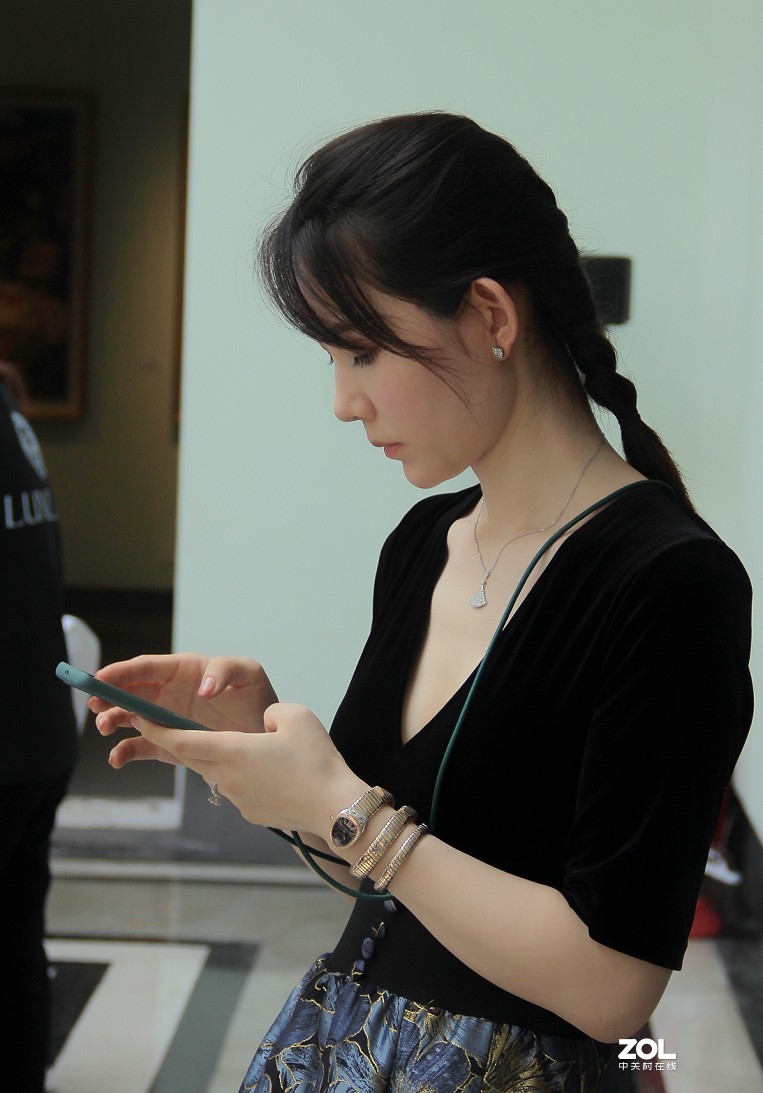 祝大家七夕节快乐《七夕节的景色》最近外出有事几天，请假一段时间。特此一贴