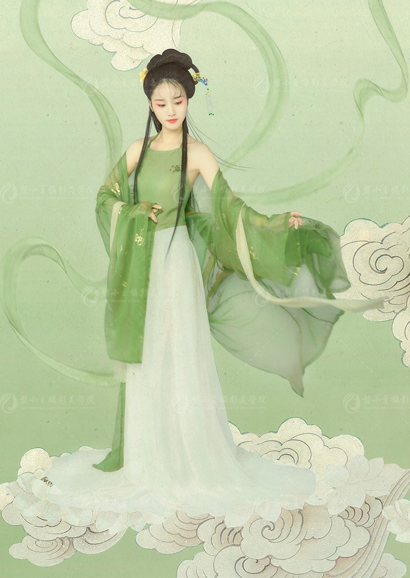 “云髻玉簪斜,落地飘然化作花。犹带九天仙子气,清香冉冉透窗纱”