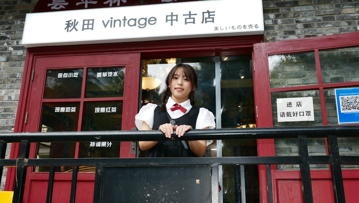 一组环境人像外拍---昙华林。。。。我好开心！