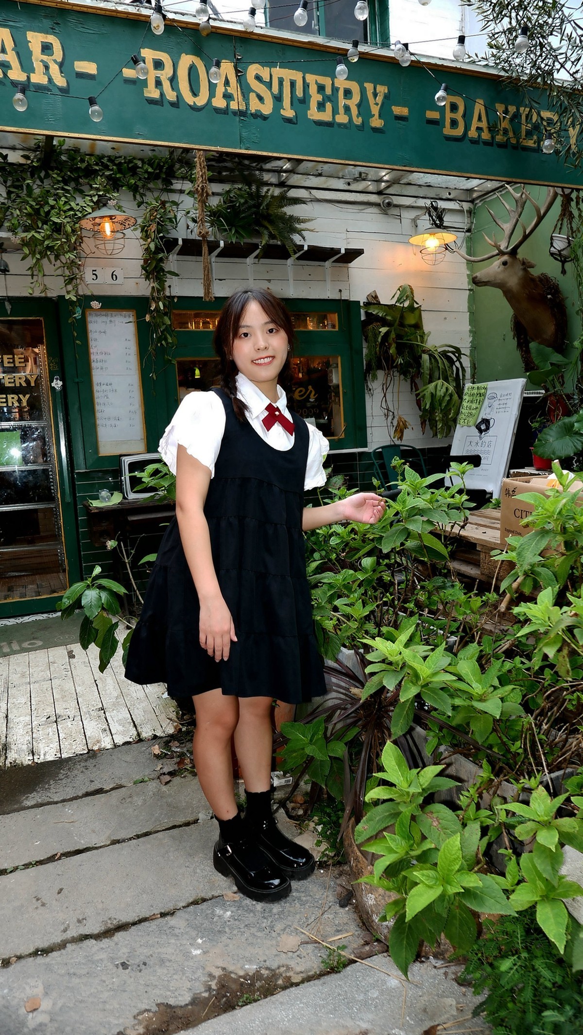 一组环境人像外拍---昙华林。。。。我好开心！