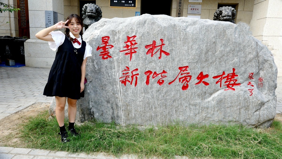 一组环境人像外拍---昙华林。。。。我好开心！