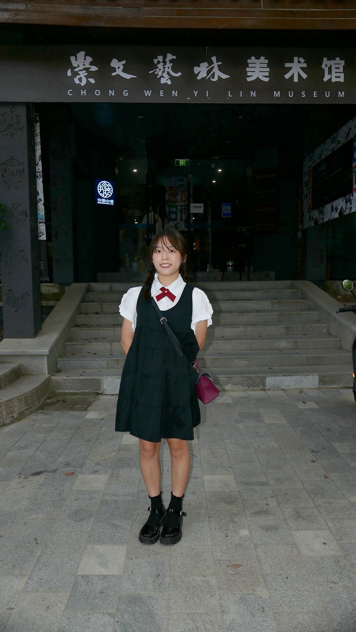 一组环境人像外拍---昙华林。。。。我好开心！