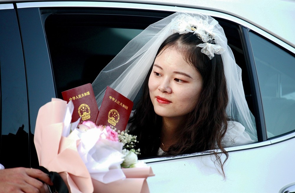 蹭拍      我们结婚啦！