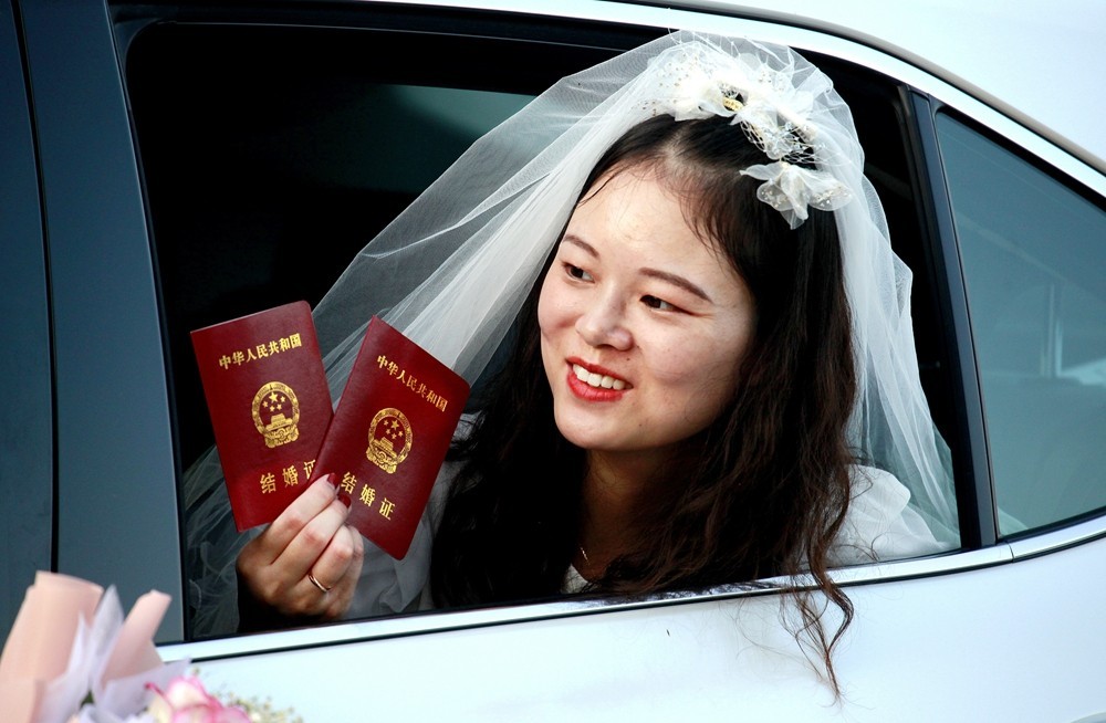 蹭拍      我们结婚啦！