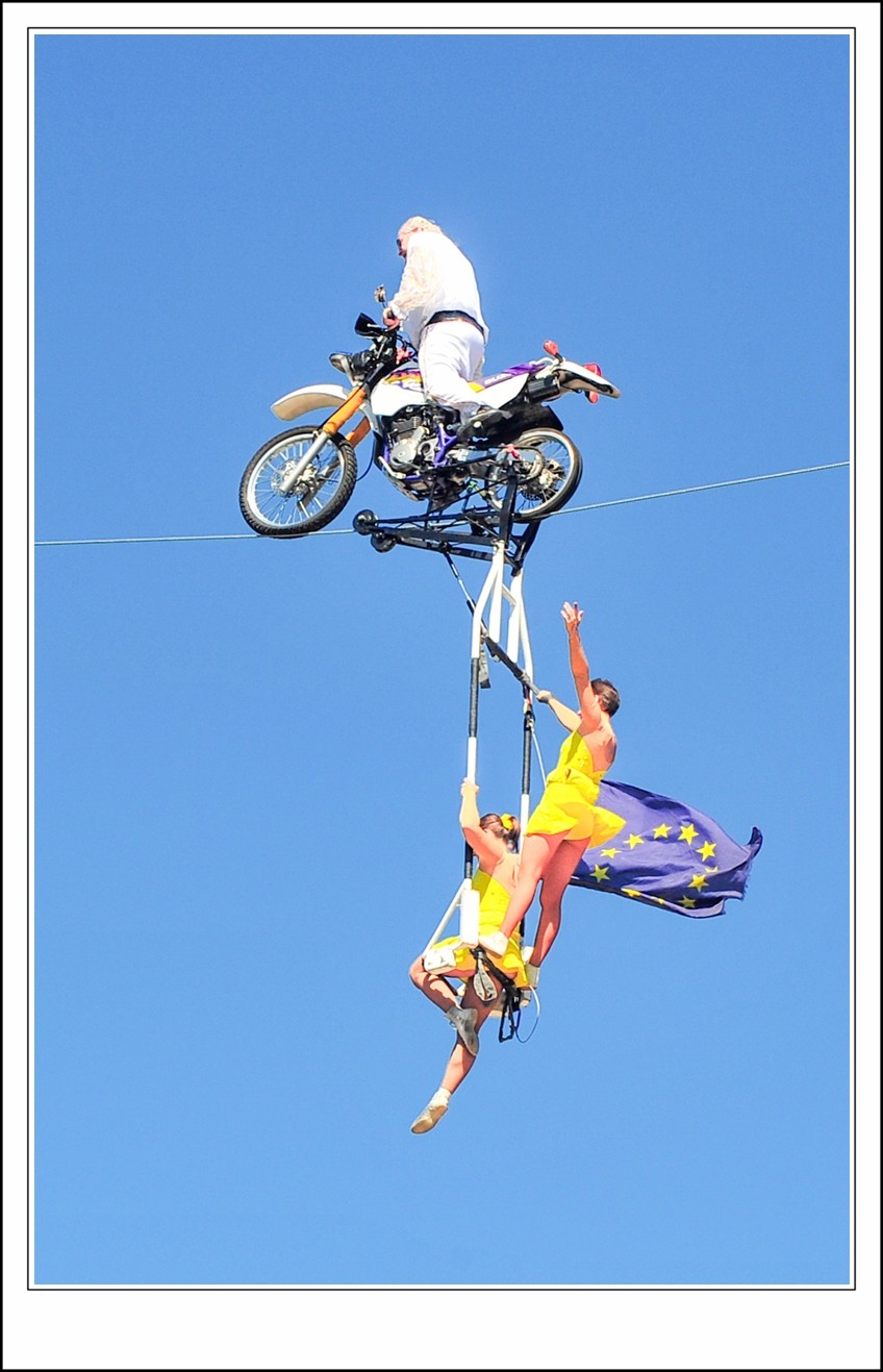 杂技人家之空中飞车