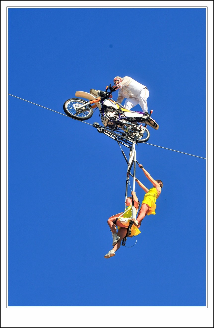 杂技人家之空中飞车