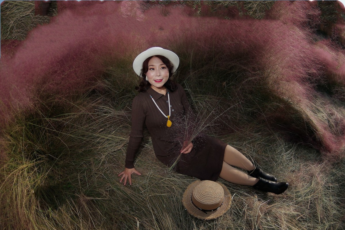 环境人像外拍--粉黛草从中的好闺蜜！