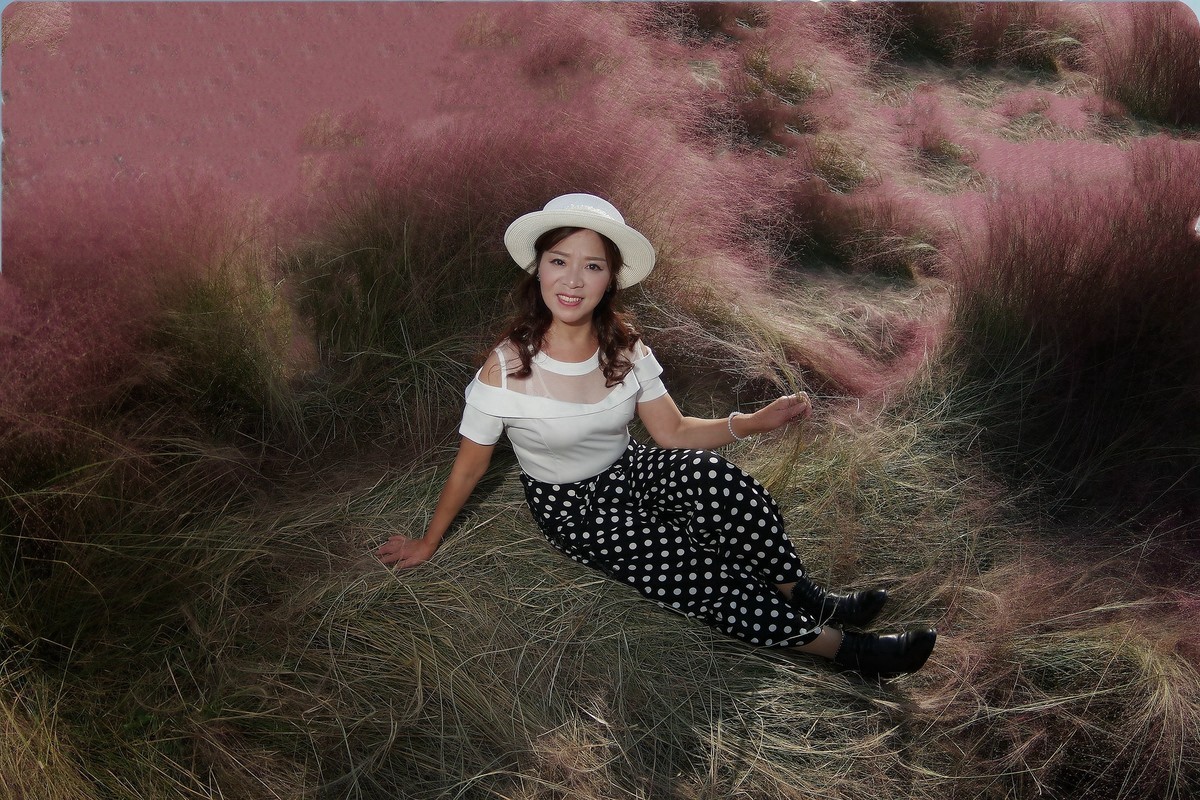 环境人像外拍--粉黛草从中的好闺蜜！