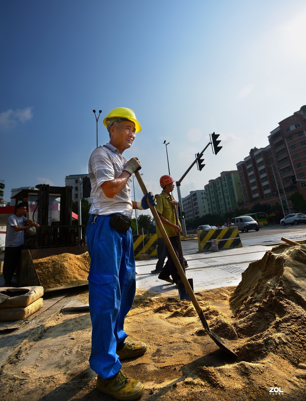 全国首例氢能源有轨电车
