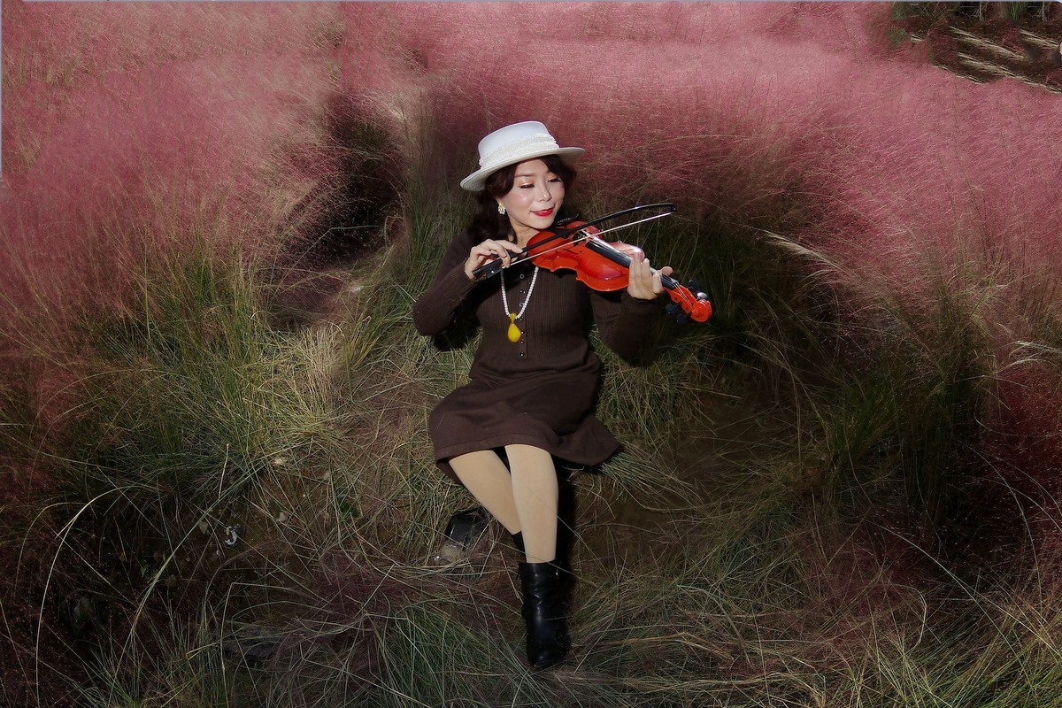 环境人像外拍--粉黛草从中的好闺蜜！