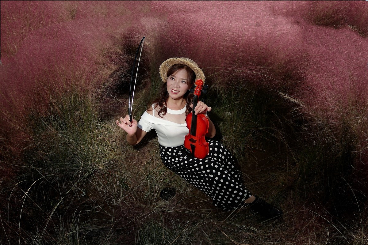 环境人像外拍--粉黛草从中的好闺蜜！