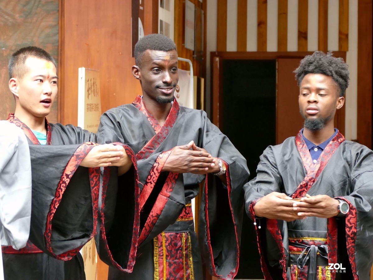 客    家    擂    茶    文    化