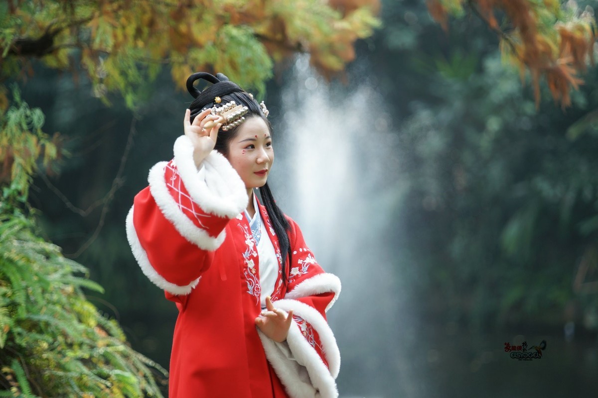 【冬日兰圃汉服少女】---左婷 (续1)