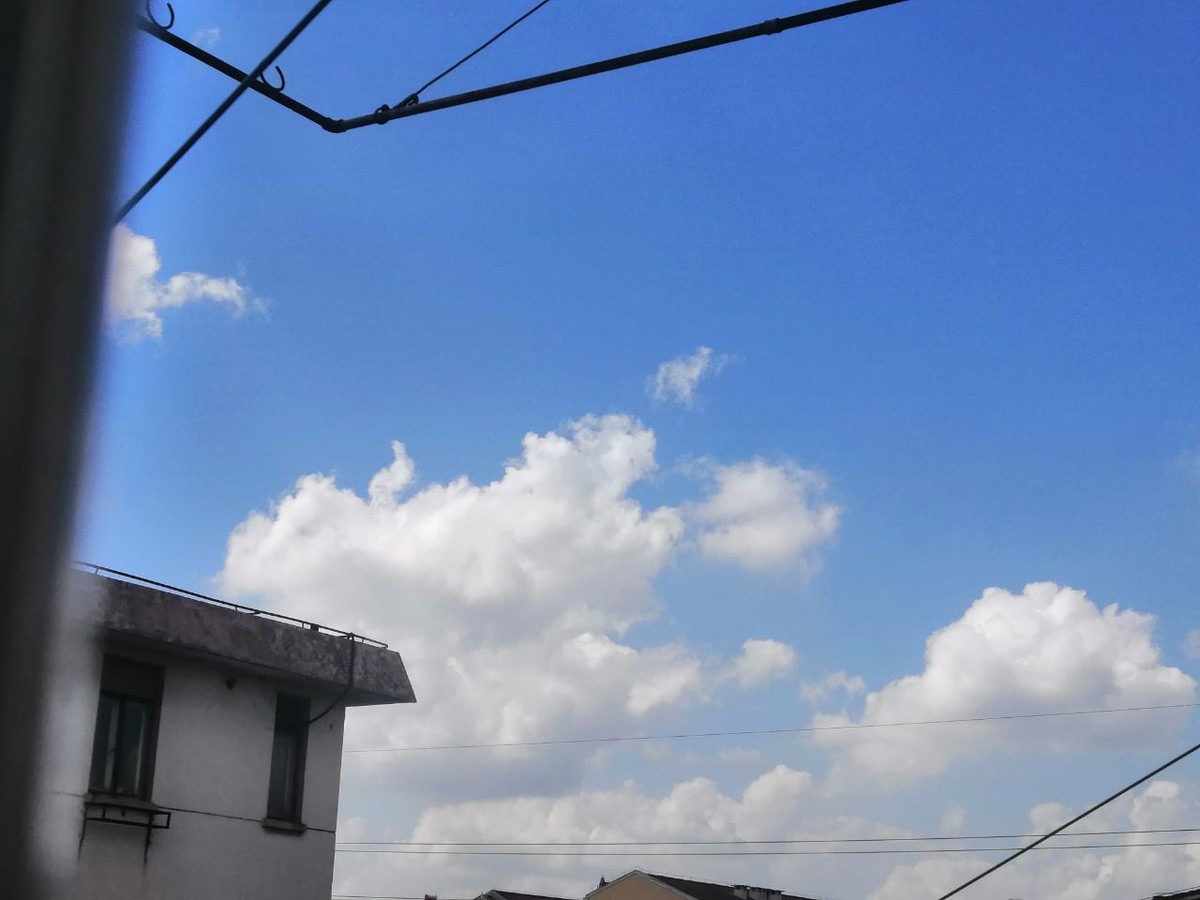 上海市嘉定区蓝天白云今天的图片