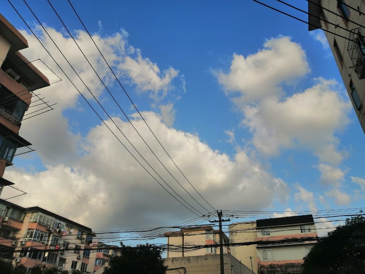 上海旅游随拍蓝天白云2020