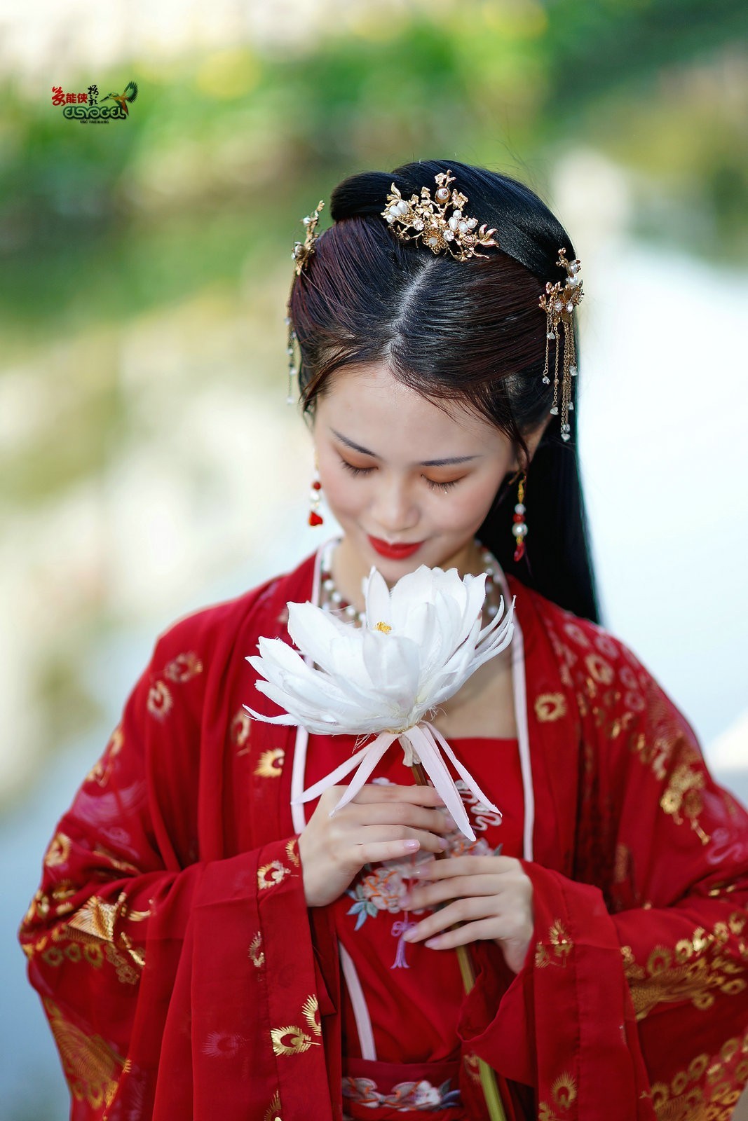 【大年三十之古装少女】--- 梓君