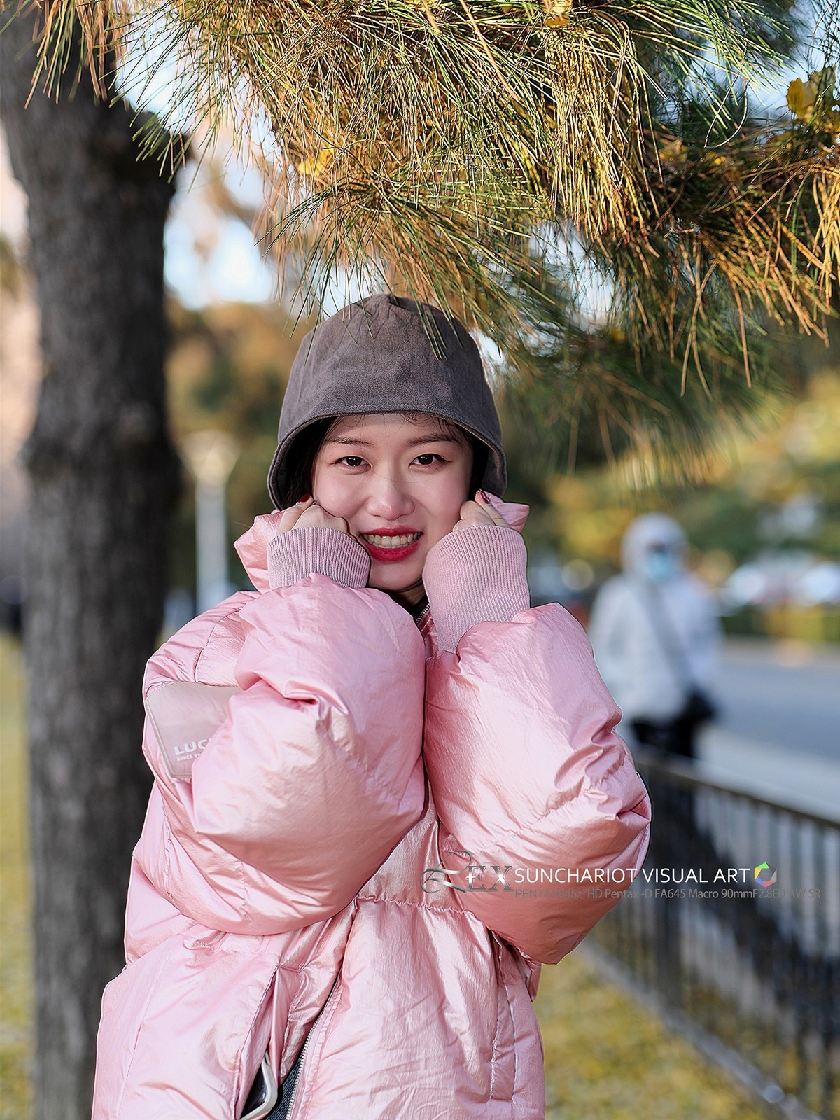 宾得645z银杏树下拍女孩 （二）