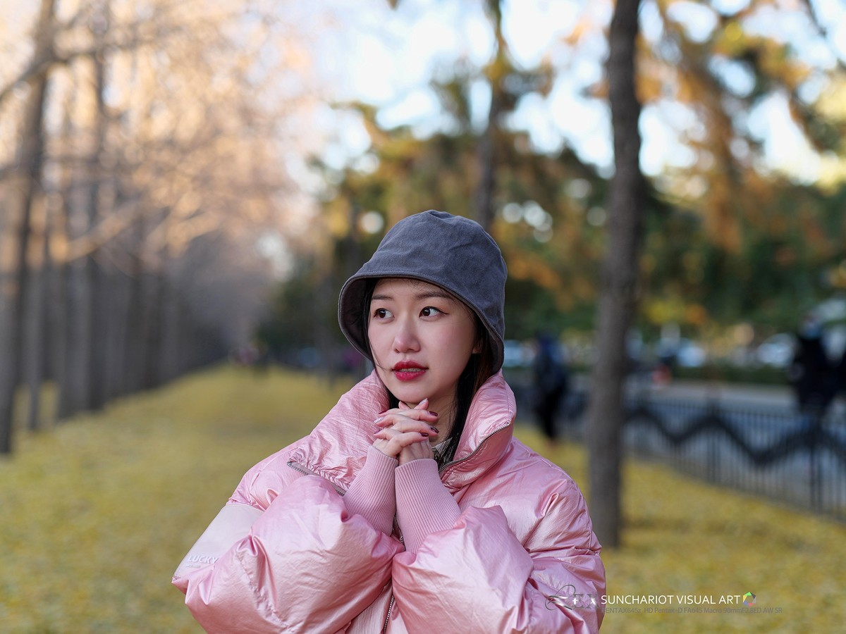 宾得645z银杏树下拍女孩 （二）