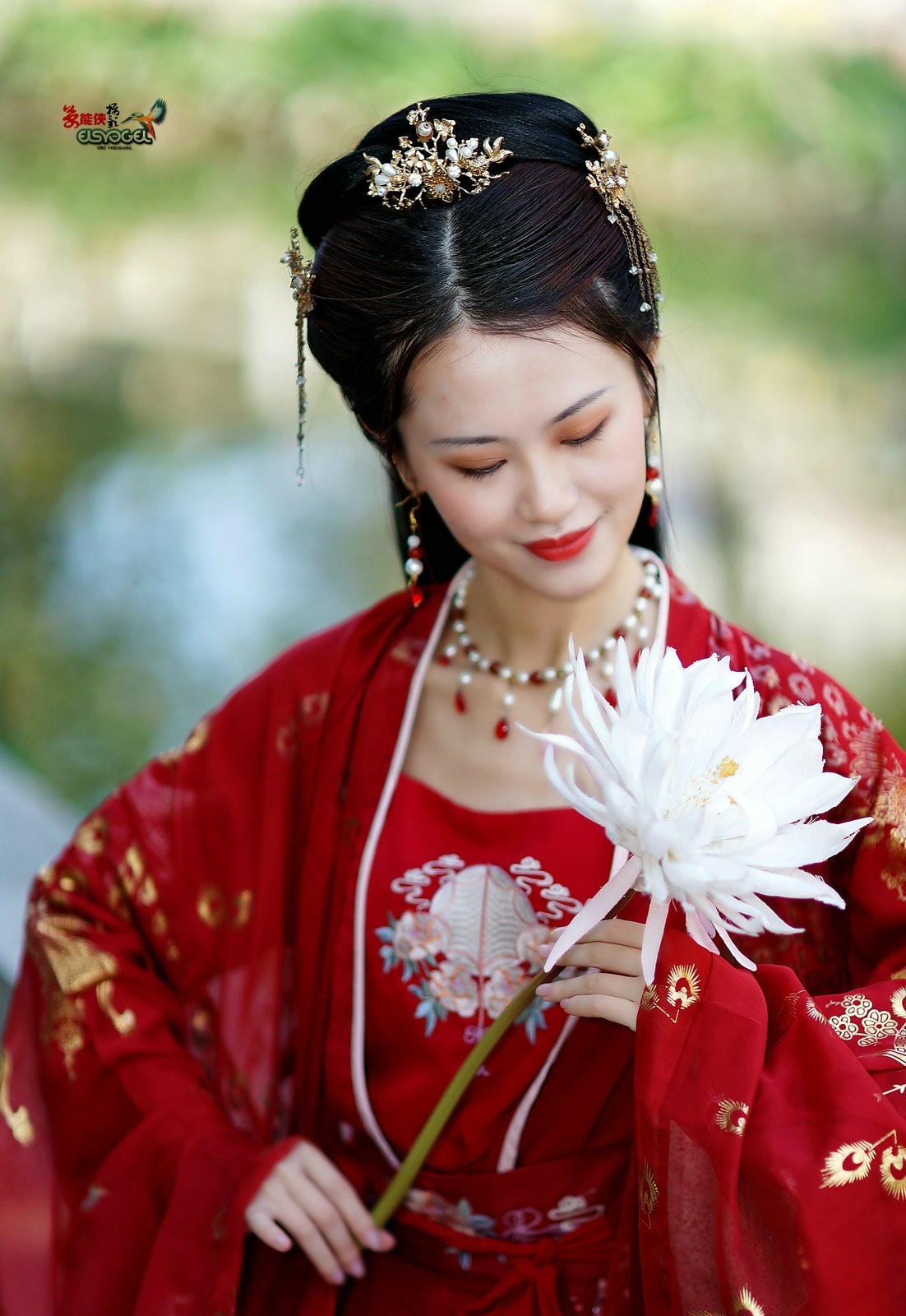 【大年三十之古装少女】--- 梓君