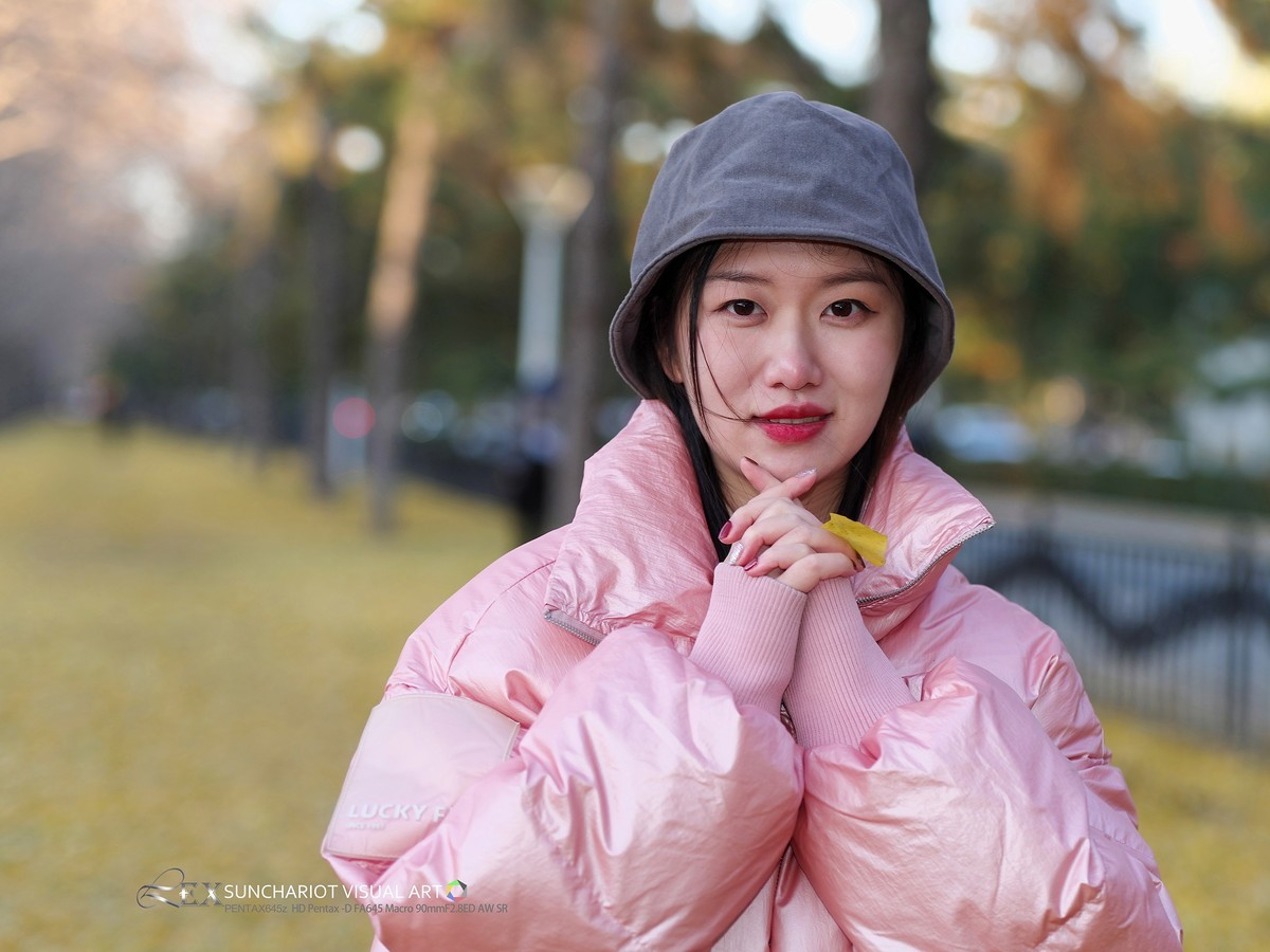 宾得645z银杏树下拍女孩 （二）