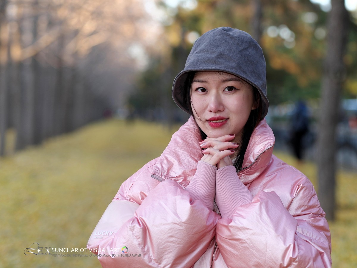 宾得645z银杏树下拍女孩 （二）