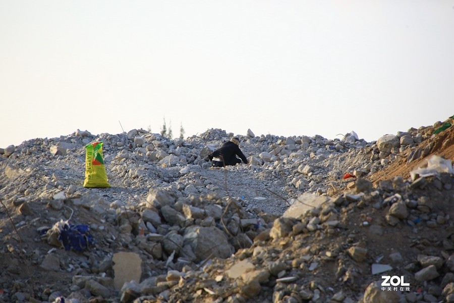108【寿星老海南游摄日记】20.12.29海南临髙长島蓝湾被强拆掉的三座海景楼房殘殘垣