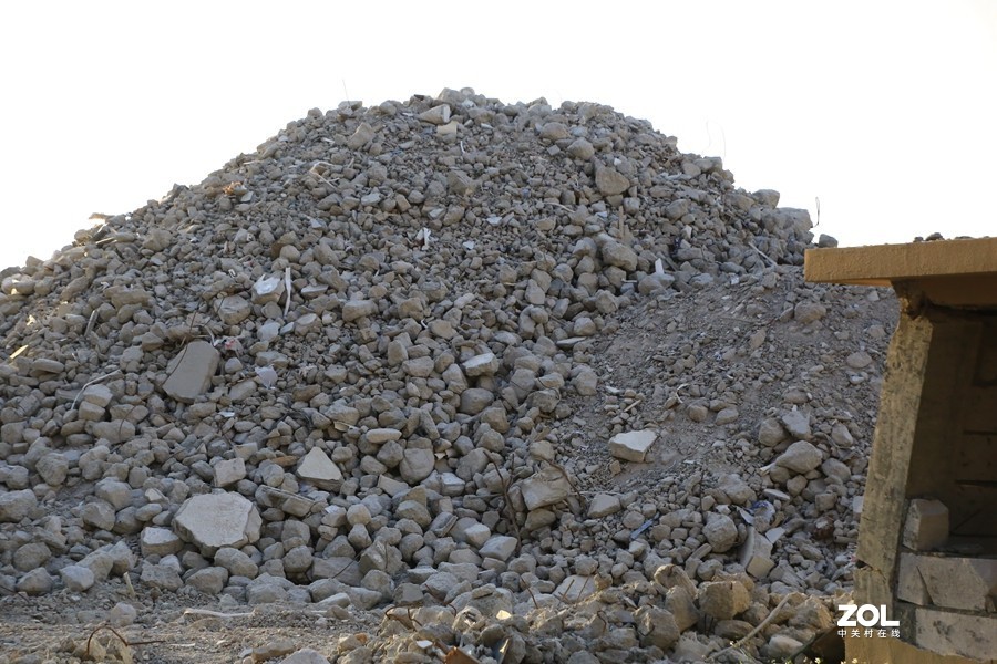 108【寿星老海南游摄日记】20.12.29海南临髙长島蓝湾被强拆掉的三座海景楼房殘殘垣