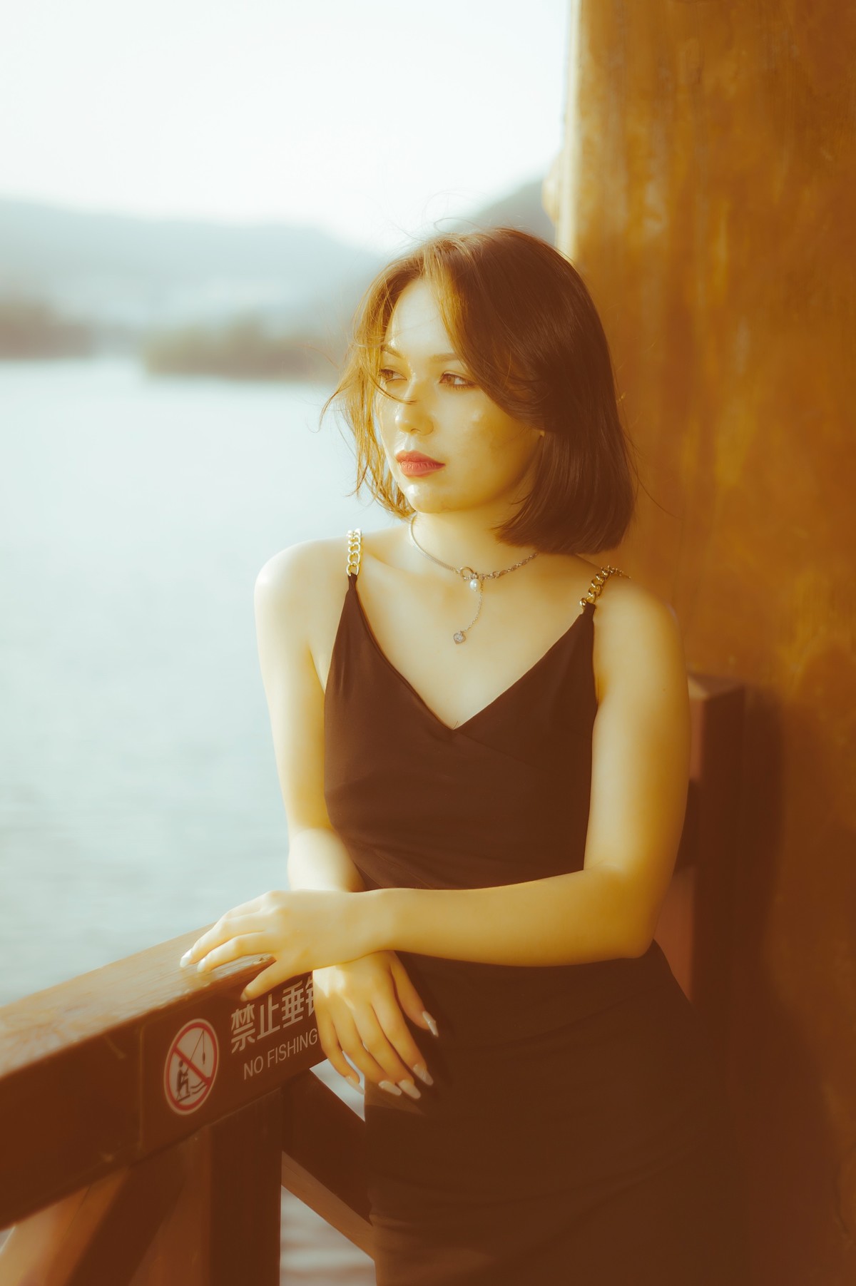 秋天是被宇宙咬碎的黄昏…