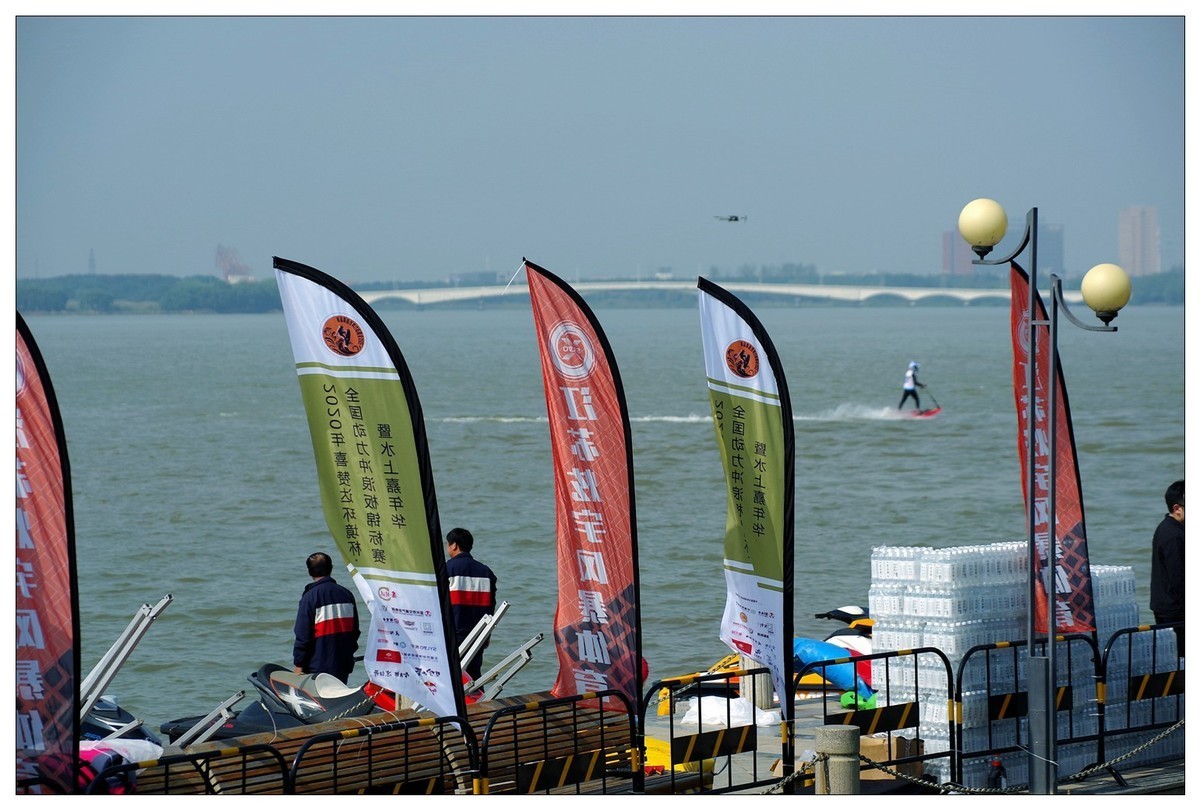 江苏省宜兴市10月份组织的电动冲浪板大赛 宾得K12拍摄
