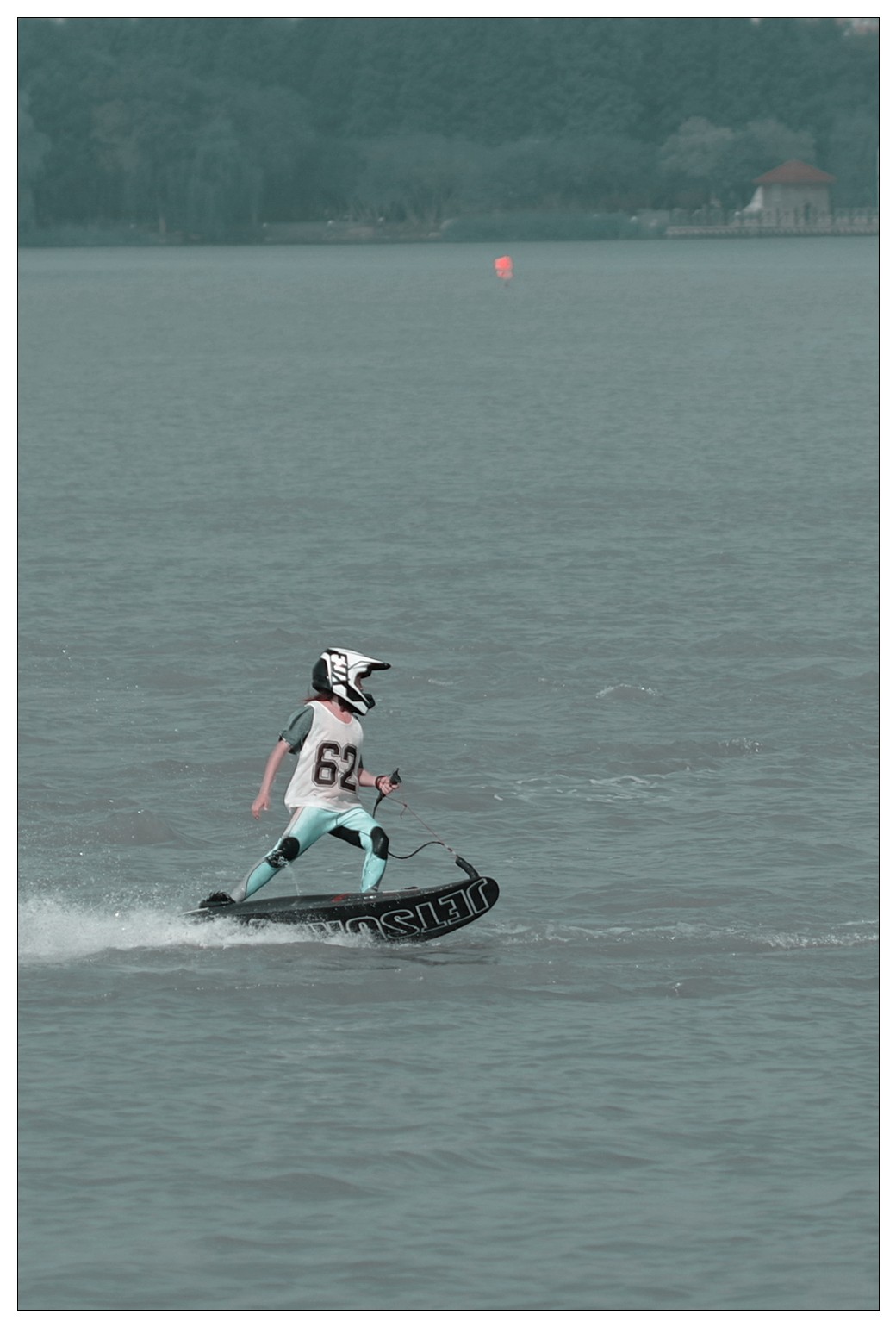 江苏省宜兴市10月份组织的电动冲浪板大赛 宾得K12拍摄