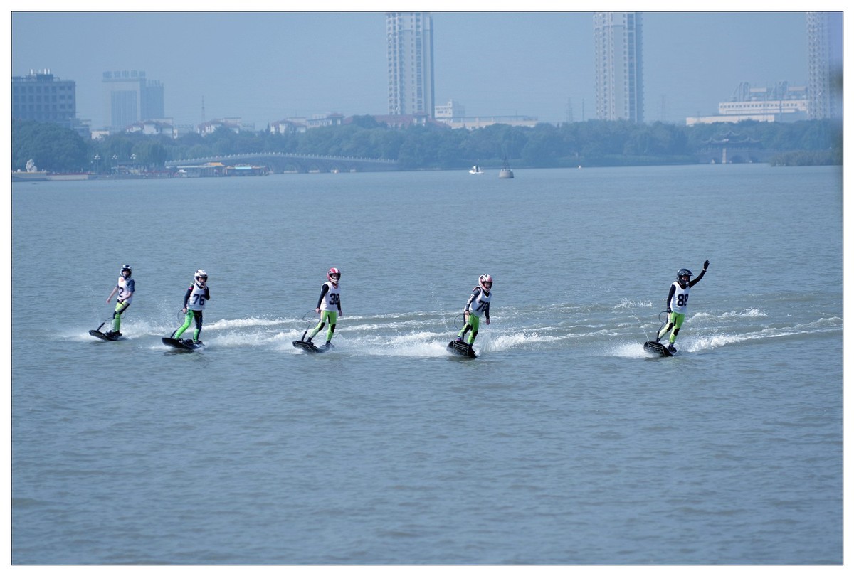 江苏省宜兴市10月份组织的电动冲浪板大赛 宾得K12拍摄