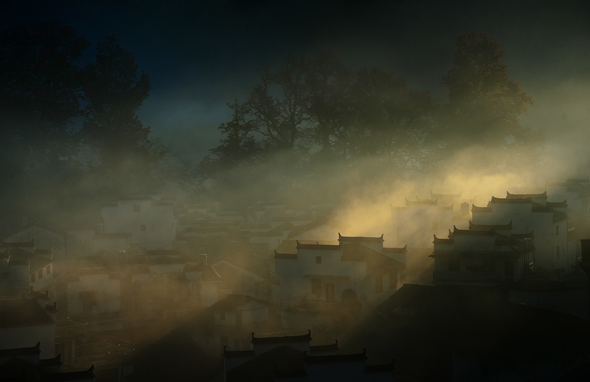 山村晨景