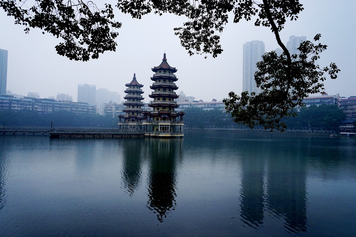 武汉印象---雨中的宝岛公园！