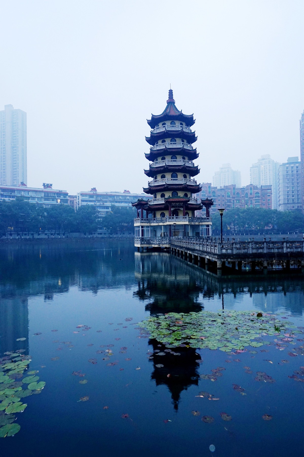 武汉印象---雨中的宝岛公园！