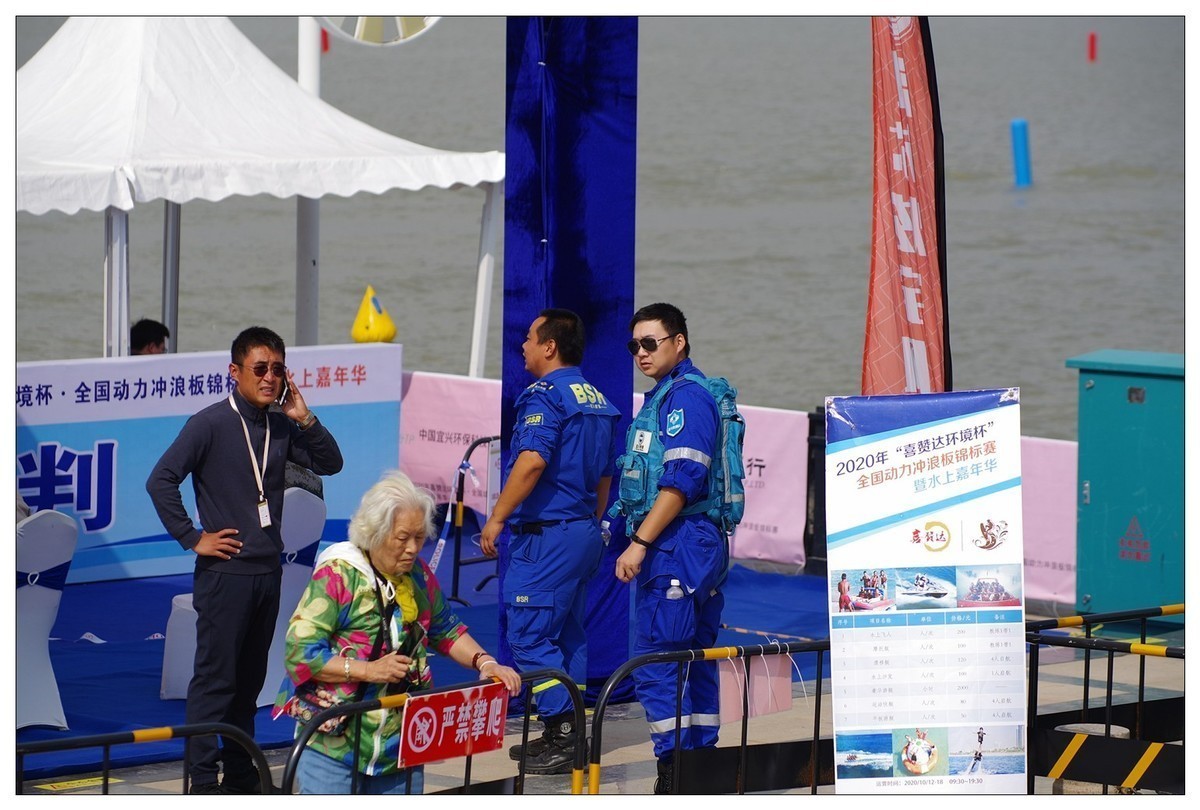 江苏省宜兴市10月份组织的电动冲浪板大赛 宾得K12拍摄