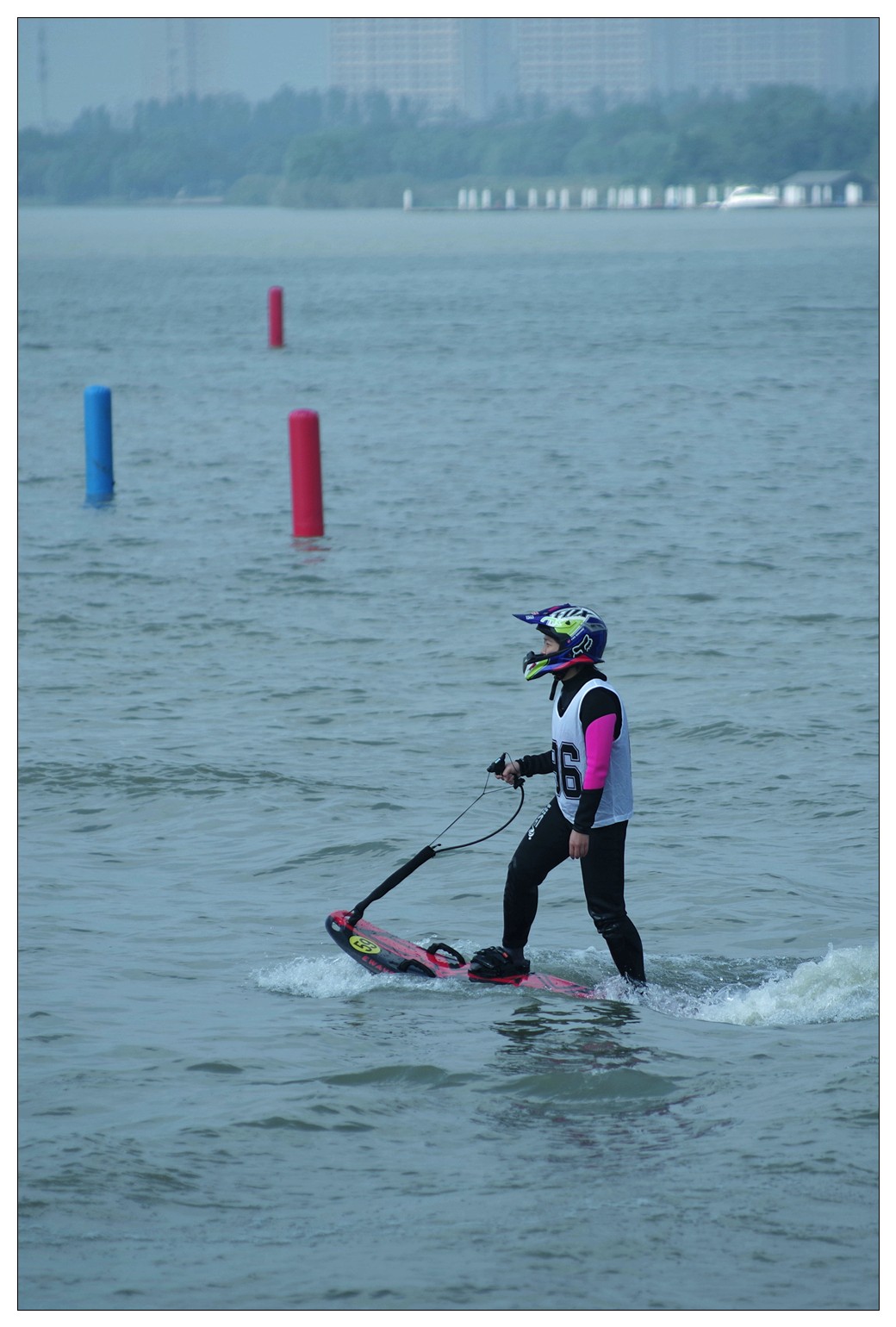 江苏省宜兴市10月份组织的电动冲浪板大赛 宾得K12拍摄