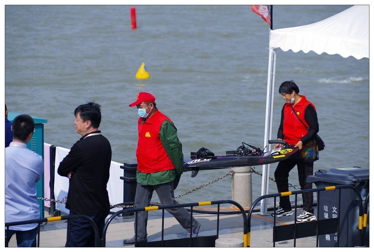 江苏省宜兴市10月份组织的电动冲浪板大赛 宾得K12拍摄