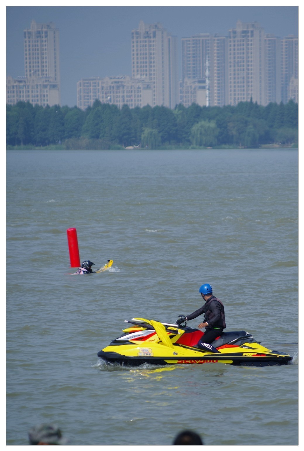 江苏省宜兴市10月份组织的电动冲浪板大赛 宾得K12拍摄