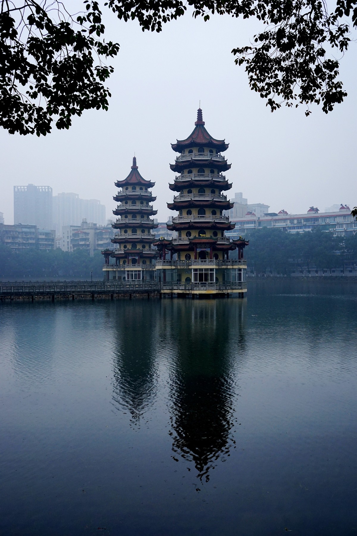 武汉印象---雨中的宝岛公园！