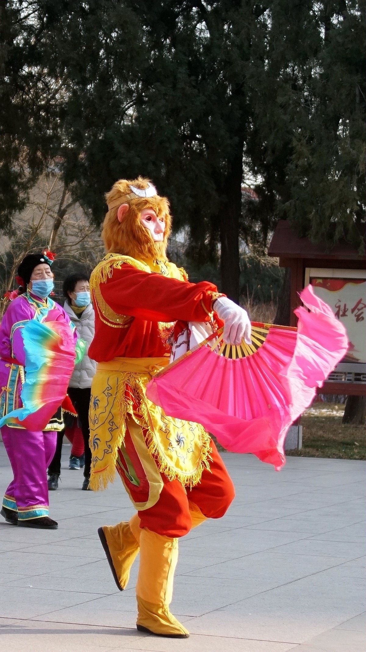 “猴哥”扭秧歌