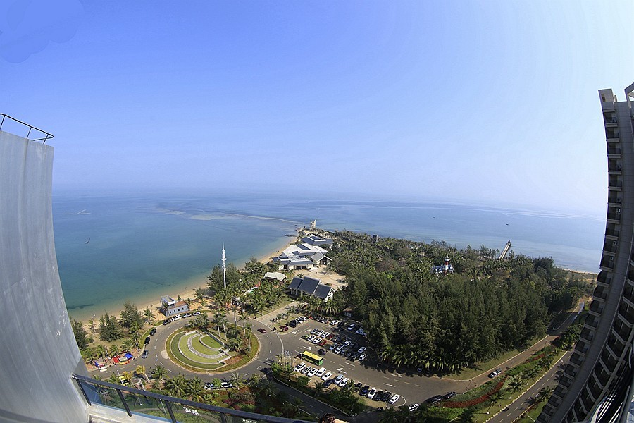 216【寿星老海南游摄日记】21.02.15在海景最高层，仰、平、俯三种角度，鱼眼镜下的解