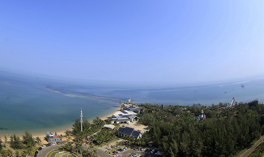 216【寿星老海南游摄日记】21.02.15在海景最高层，仰、平、俯三种角度，鱼眼镜下的解